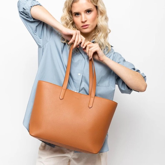 The Stowe London Tan Leather Tote Bag. Travel Work Bag - Picture 3 of 13